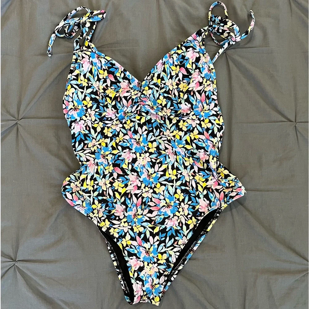 Shade & Shore 1 Piece Bathing Suit, Women’s Size M, Black/Pastel Blues/Pink/Y